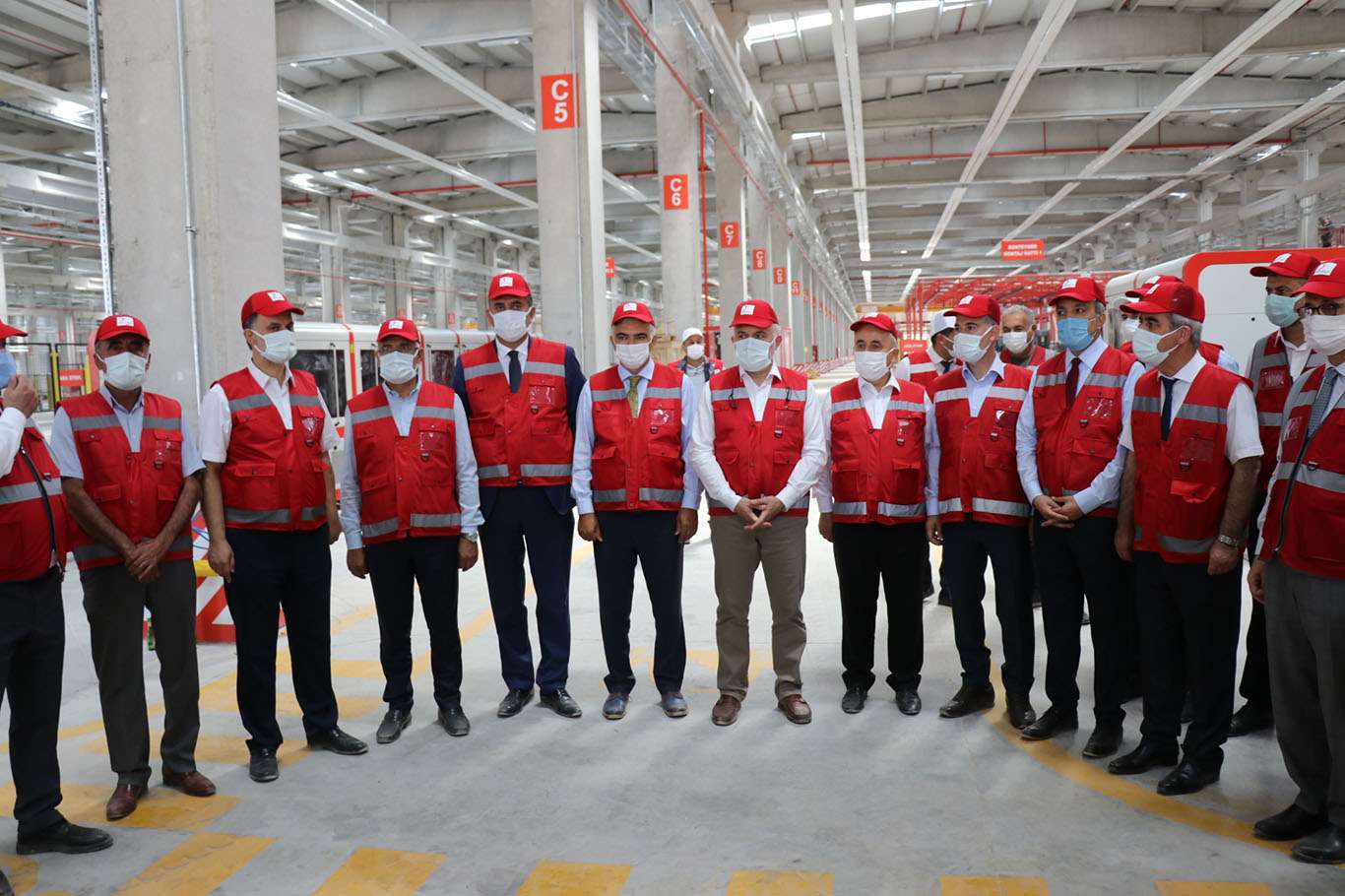 Kızılay Genel Başkanı Kınık, Malatya Barınma Sistemleri Fabrikasını inceledi Kızılay Genel Başkanı Kınık, Malatya Barınma Sistemleri Fabrikasını inceledi